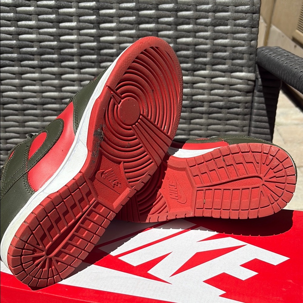 Nike Dunk Low Red and Olive - Picture 7 of 8